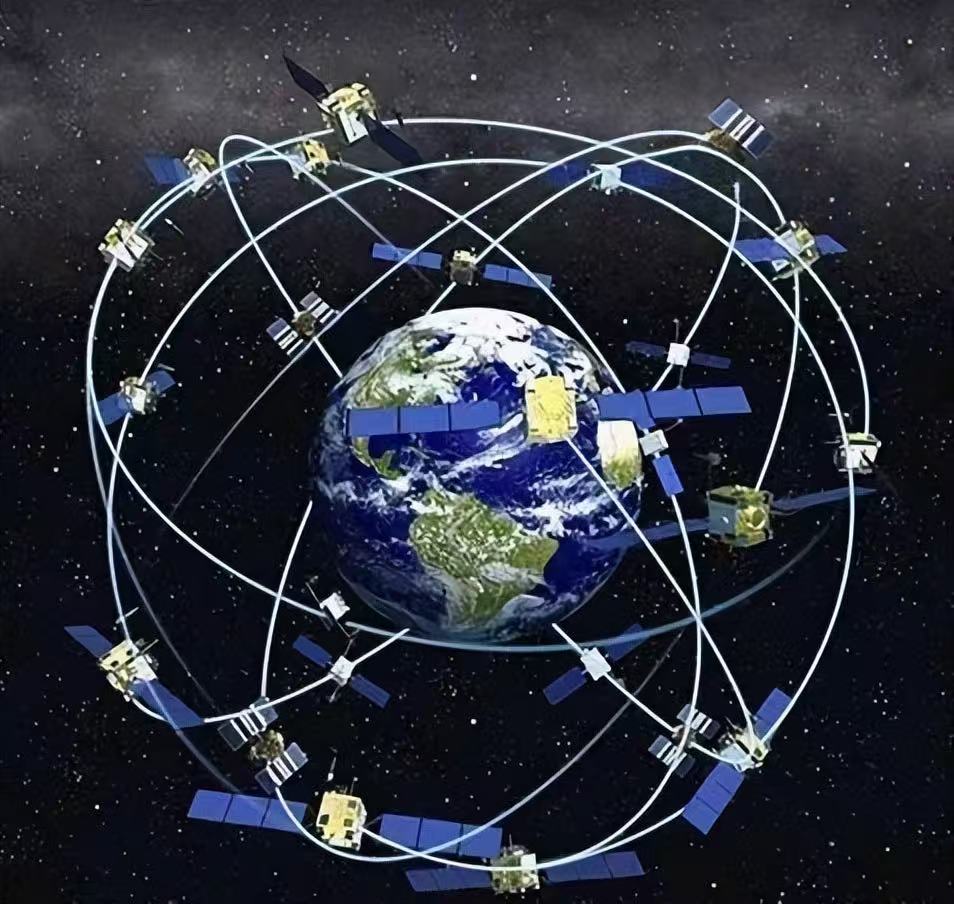 从仰望星空到俯瞰地球：卫星技术如何重塑我